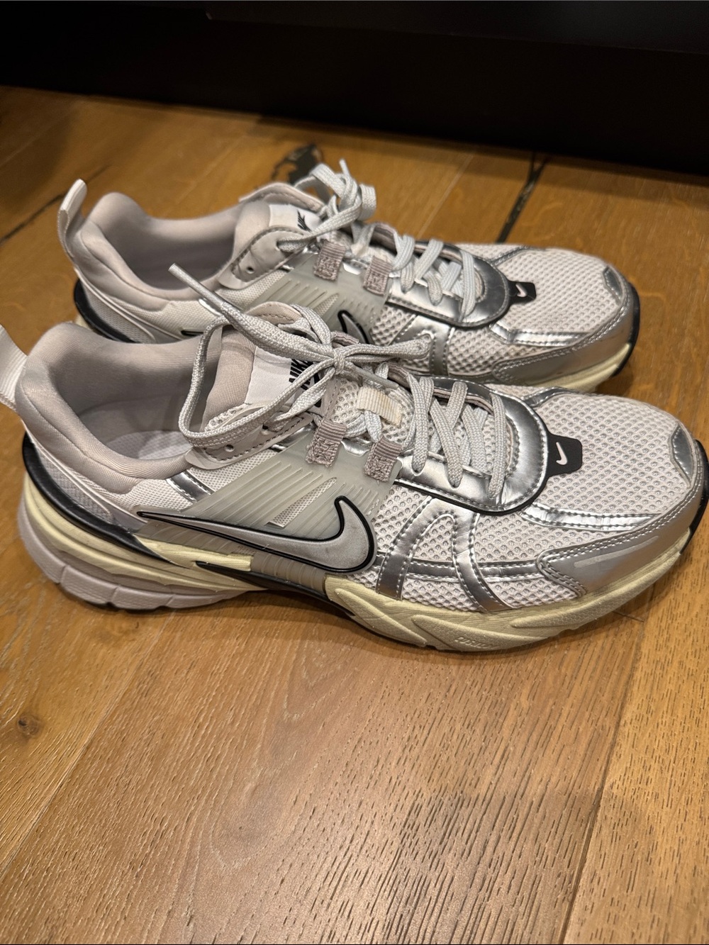 Nike Men’s Silver and White Athletic Sneakers